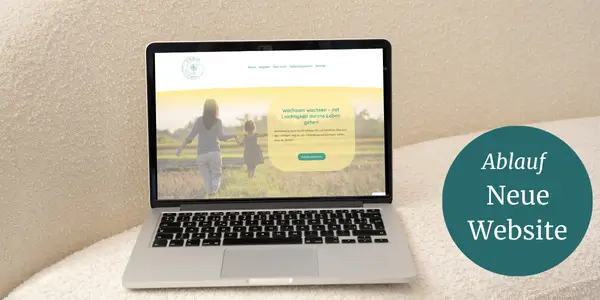 Wenn man bei mir eine Homepage erstellen lässt... Bild zeigt Laptop mit Website