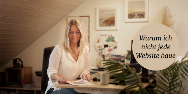 SEO und Webdesign für KMU 9 Cornelia Krebs im Büro
